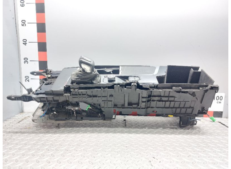 Консоль салона (кулисная часть) к Консоль салона (кулисная часть) к Volvo V90 undefined г. V90