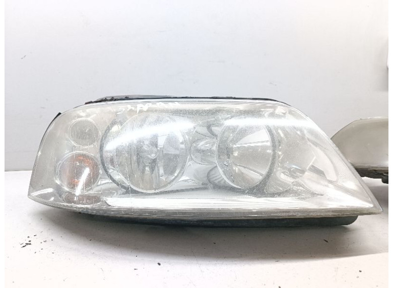 Фара правая к Volkswagen Sharan, 2001г.