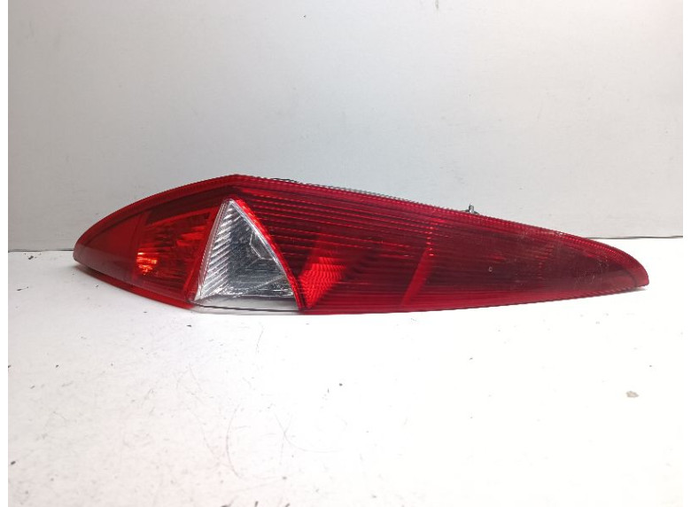 Фонарь задний левый к Fiat Punto, 2000г.
