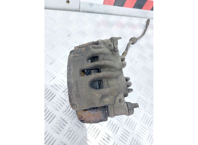 Суппорт передний правый к Renault Master