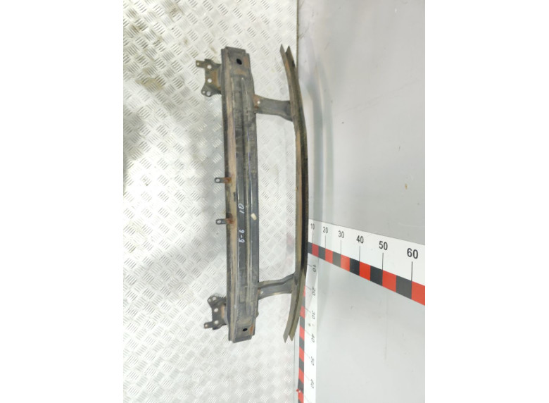 Усилитель бампера переднего к Volkswagen Passat, 2007г.