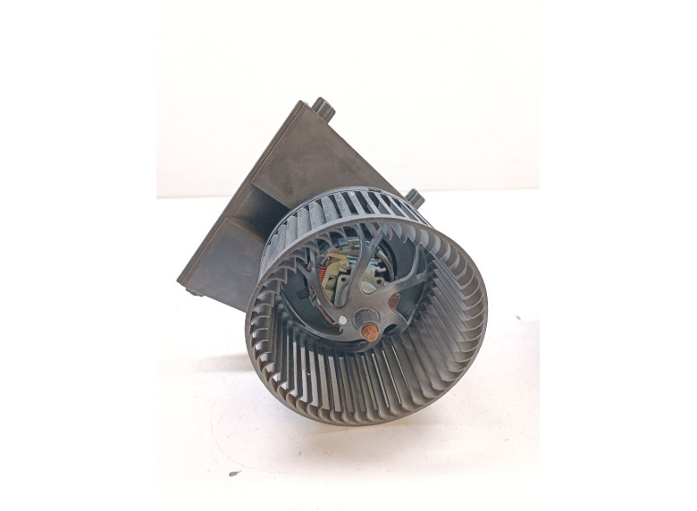 Моторчик печки к Volkswagen Golf, 2000г.