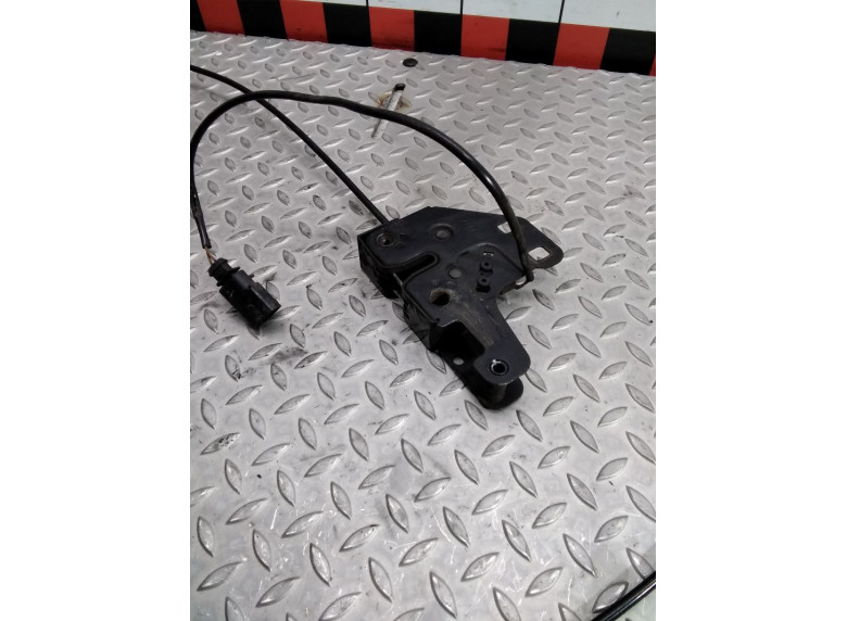 Замок капота к Audi A6, 2009г.