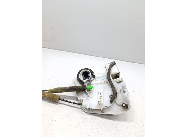 Замок двери задней правой к Mazda 3, 2011г.