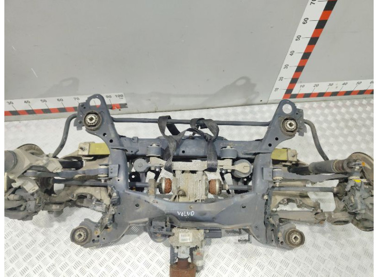 Балка подвески задняя к Volvo V90, 2017г.