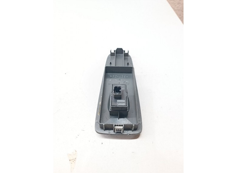 Кнопка стеклоподъемника переднего правого к Кнопка стеклоподъемника переднего правого к Peugeot Boxer undefined г. Boxer