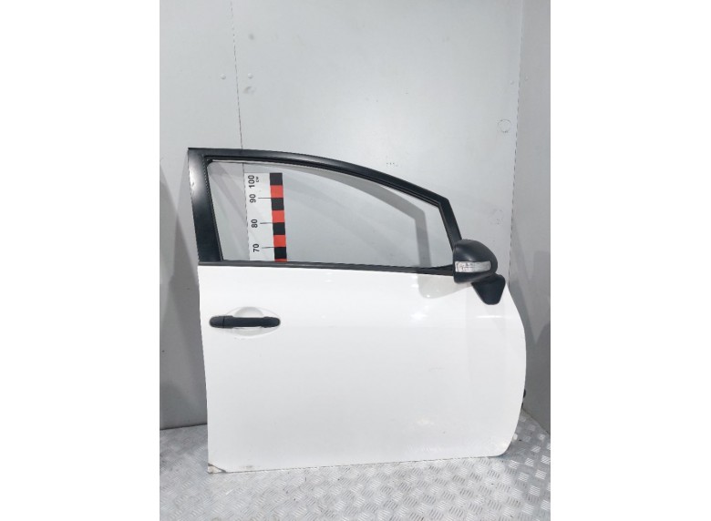 Дверь передняя правая к Toyota Auris