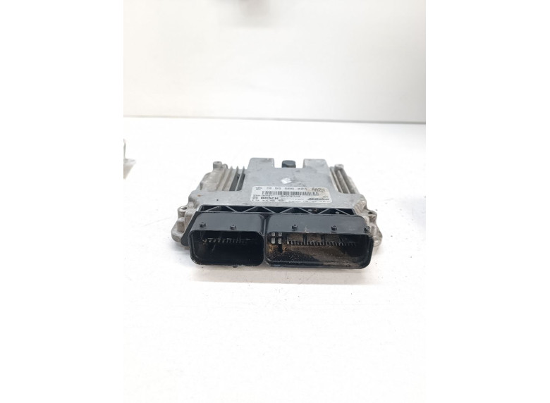 Блок управления двигателем к Opel Zafira, 2011г.