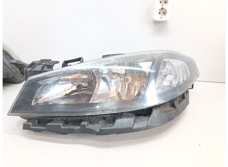 Фара левая к Renault Laguna, 2006г.
