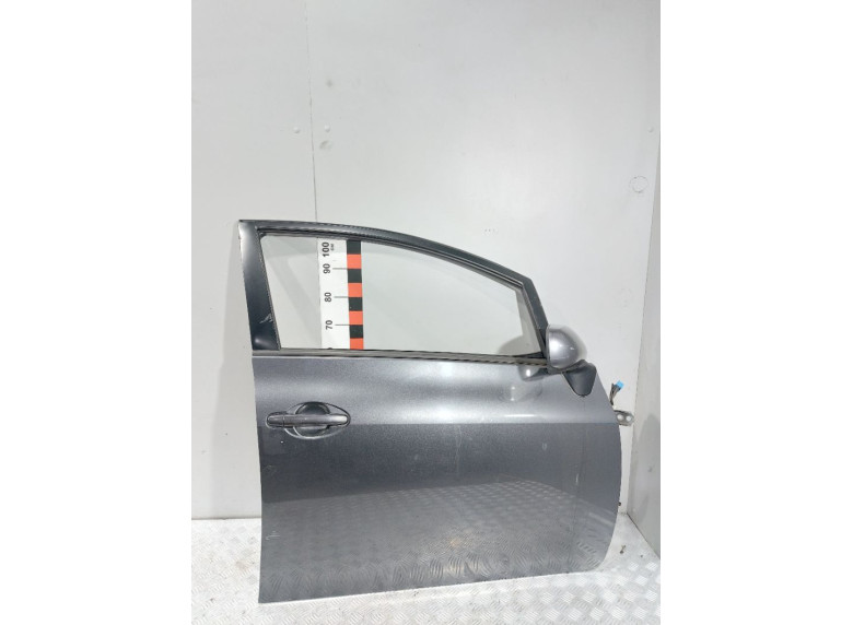 Дверь передняя правая к Toyota Auris, 2007г.
