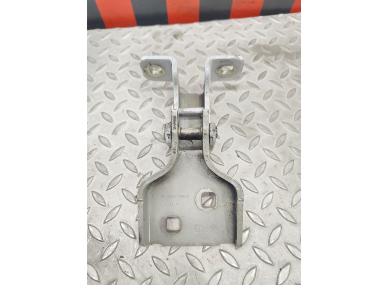 Петля двери к Renault Master, 2015г.