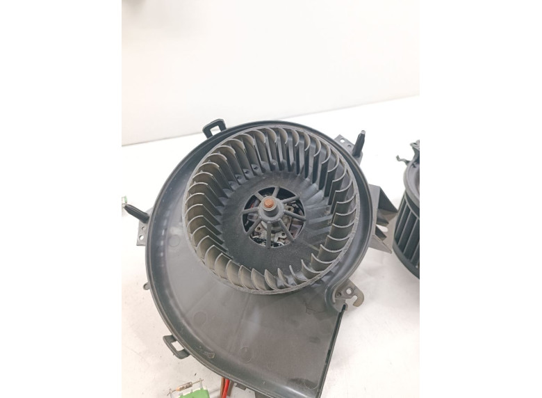 Моторчик печки к Opel Combo, 2003г.