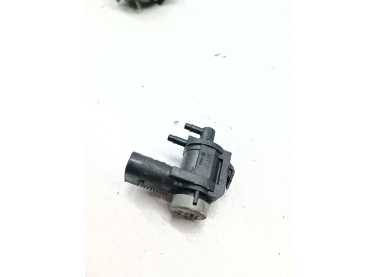 Клапан воздушный к Volkswagen Passat, 2008г.