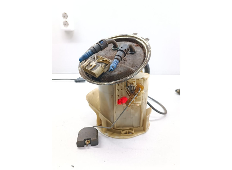 Насос топливный к Opel Corsa, 1998г.