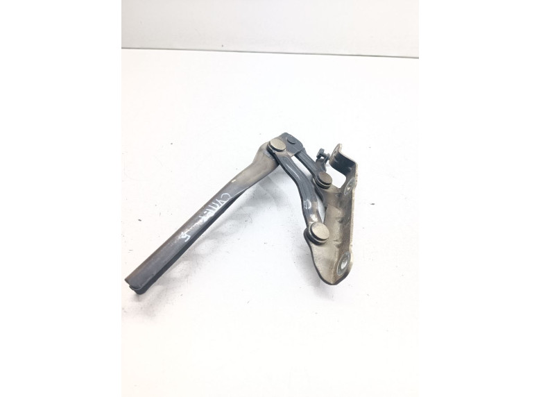 Петля капота левая к Skoda Octavia