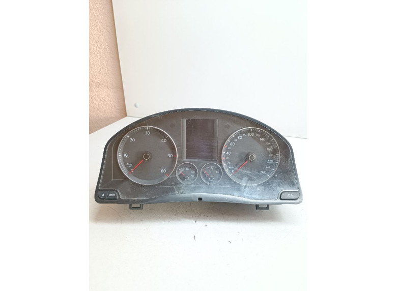 Щиток приборов (приборная панель) к Volkswagen Golf, 2005г.