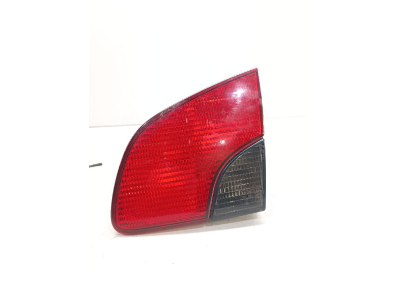 Фонарь крышки багажника правый к Peugeot 406, 1998г.