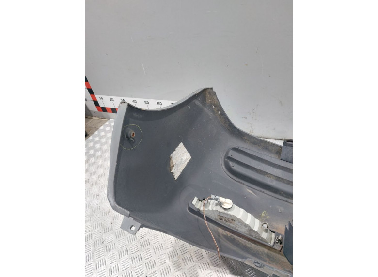 Бампер передний к Opel Vivaro, 2006г.