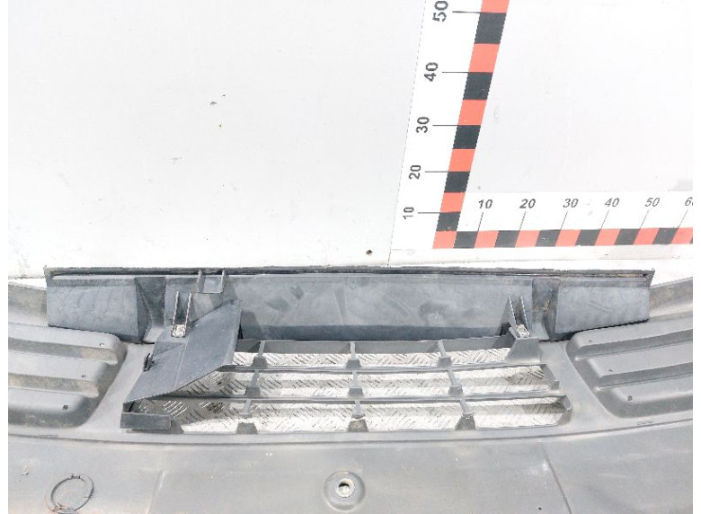 Бампер передний к Opel Vivaro, 2006г.