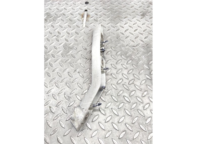 Кронштейн крепления бампера переднего к Ford Focus