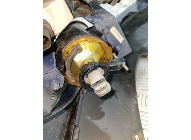 Фара противотуманная левая к Volkswagen Passat, 2007г.