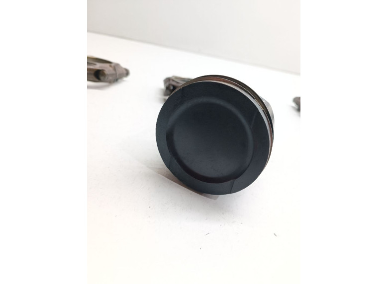 Поршень к Volkswagen Passat, 1999г.