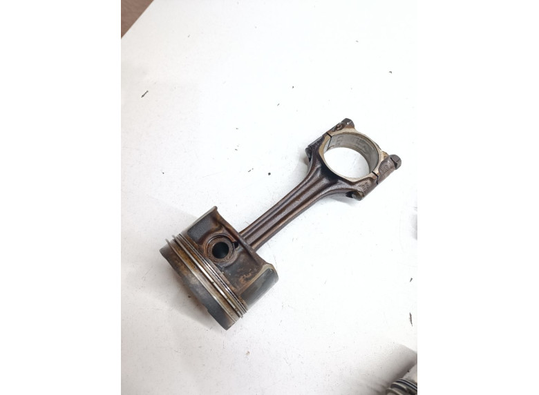 Шатун к Volkswagen Passat, 1999г.