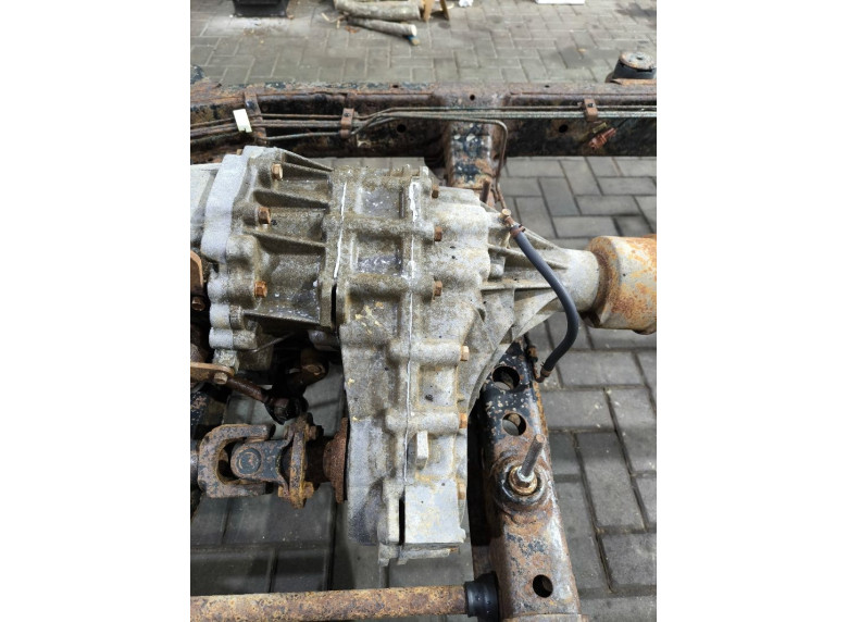 Раздаточная коробка к Nissan Terrano, 2000г.