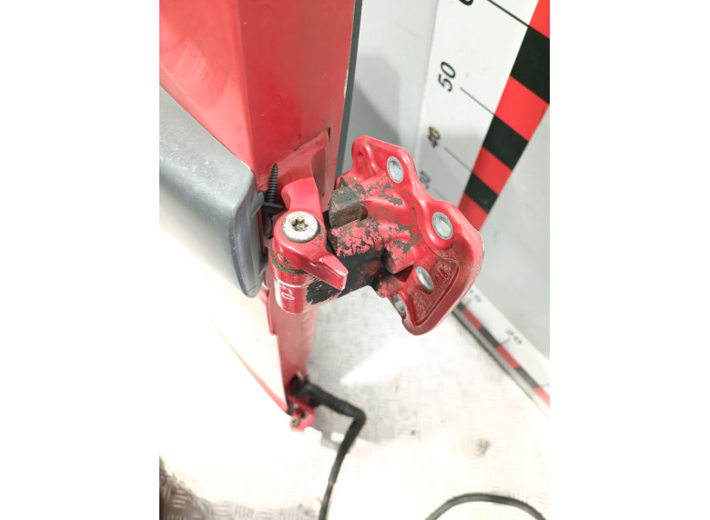 Петля двери передней правой к MAN TGL, 2005г.