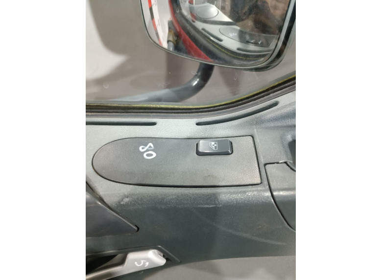 Кнопка стеклоподъемника переднего правого к MAN TGL, 2005г.