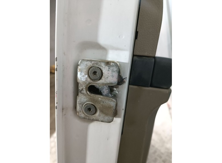 Замок двери передней левой к DAF XF