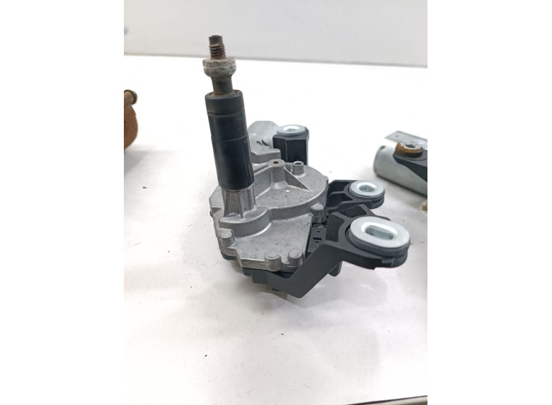 Моторчик заднего стеклоочистителя (дворника) к Volkswagen Polo, 2004г.