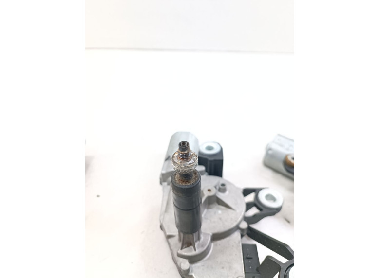 Моторчик заднего стеклоочистителя (дворника) к Volkswagen Polo, 2004г.