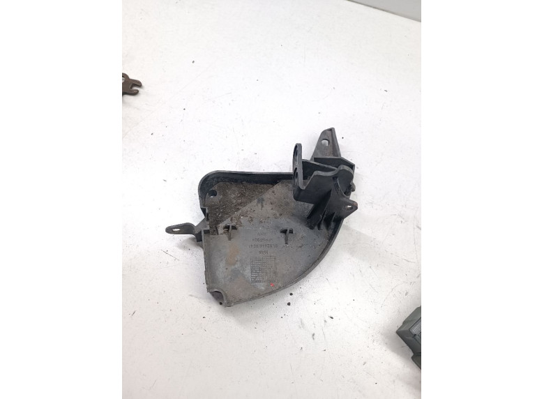 Кронштейн крепления крыла переднего правого к MAN TGL, 2006г.