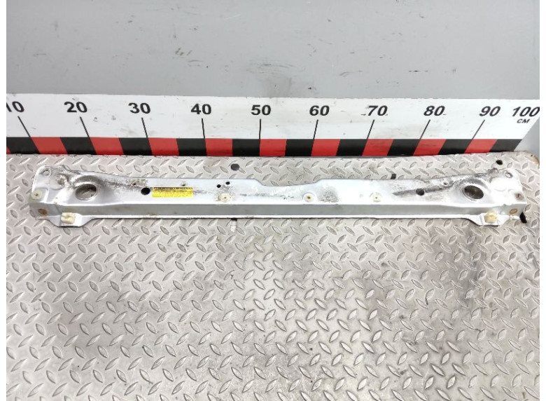 Рамка капота к Toyota RAV4, 2002г.