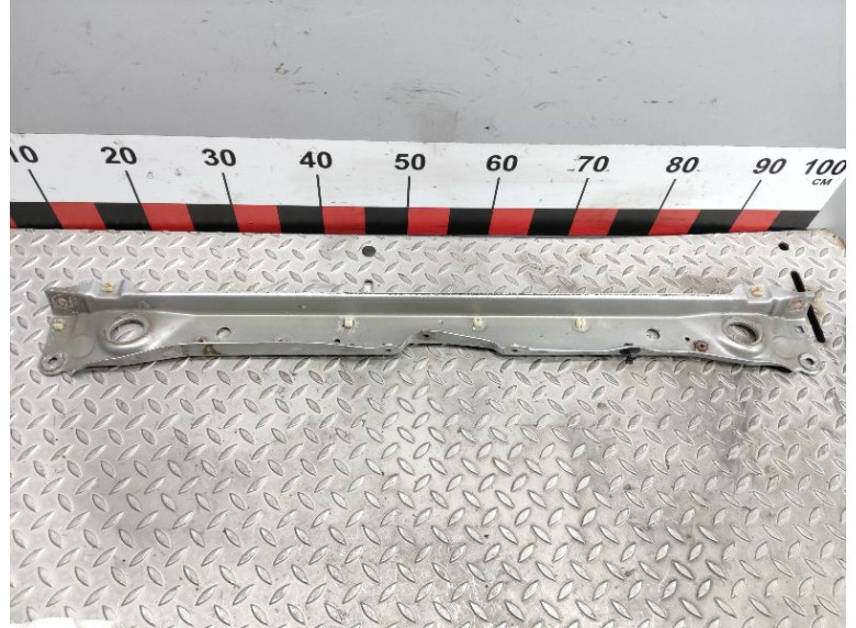 Рамка капота к Toyota RAV4, 2002г.