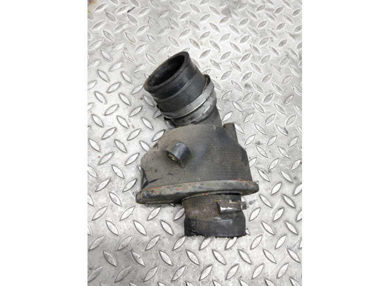 Патрубок турбины к Mercedes C W202, 2000г.