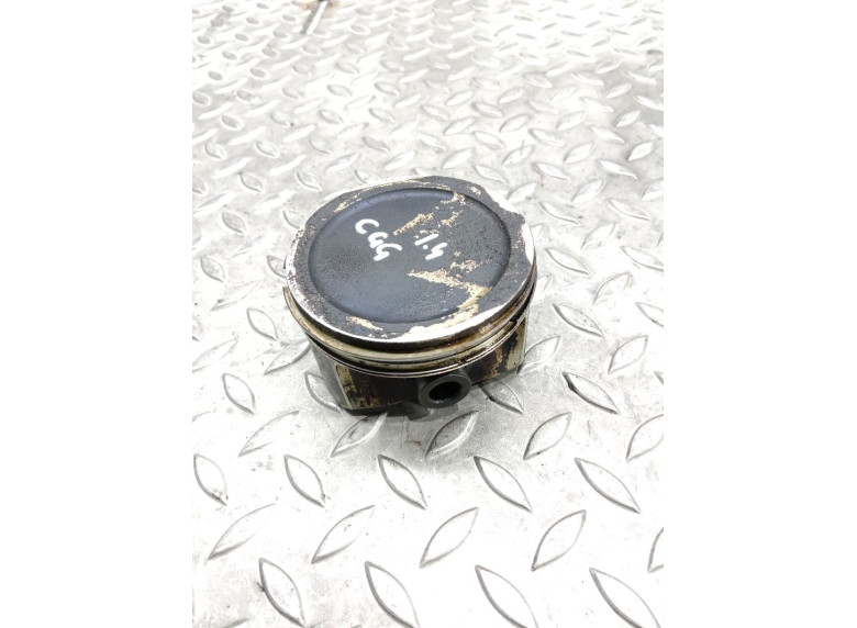 Поршень к Volkswagen Golf, 2000г.