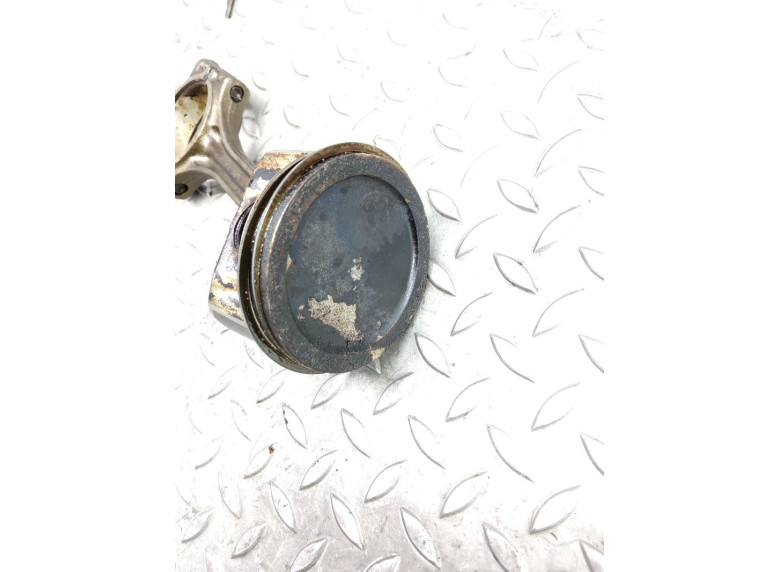 Поршень к Volkswagen Golf, 2000г.