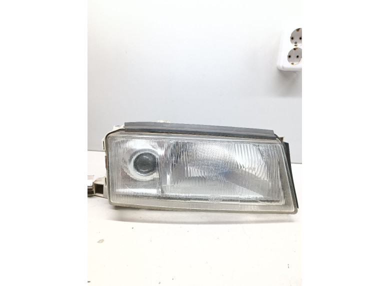 Фара правая к Skoda Octavia