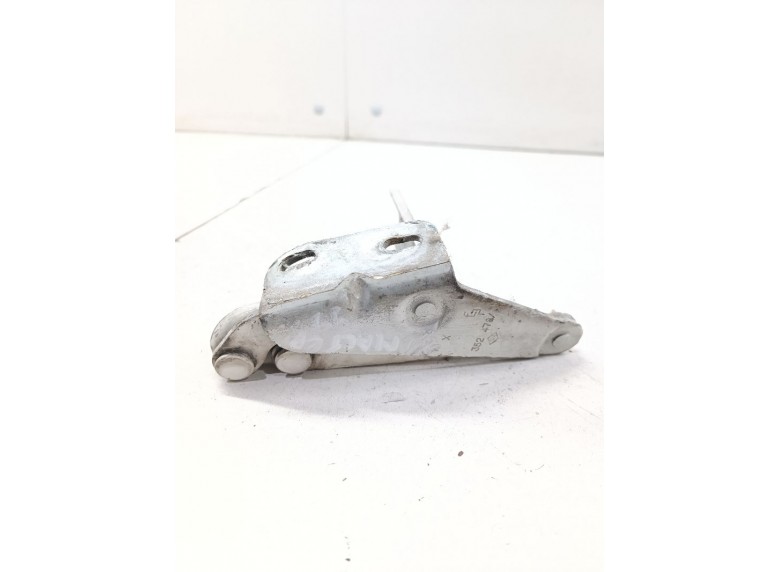 Петля капота левая к Renault Master