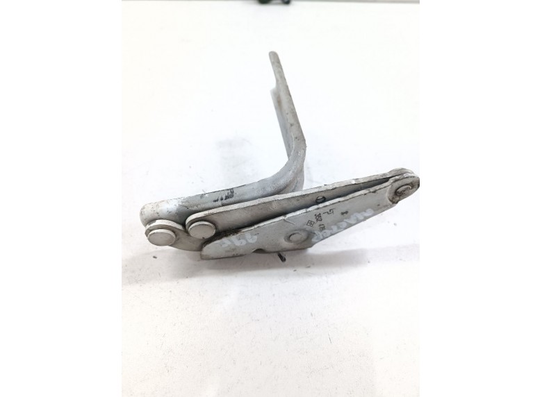 Петля капота правая к Renault Master