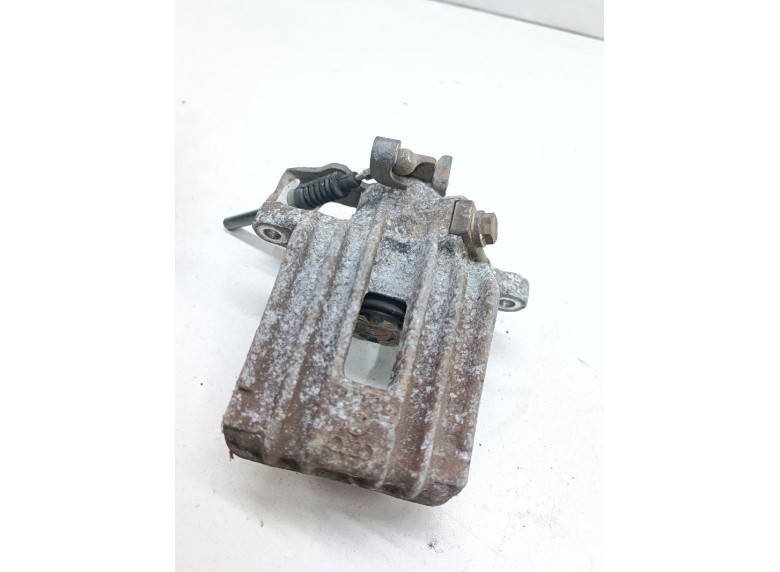 Суппорт задний правый к Volkswagen Golf, 1999г.