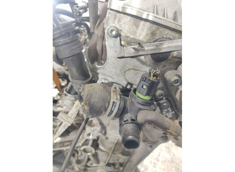 Фланец (тройник) системы охлаждения к Volkswagen Passat, 2003г.