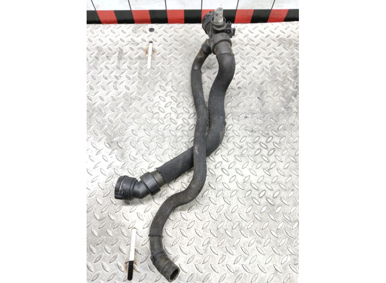 Патрубок радиатора к Volkswagen Passat, 2002г.