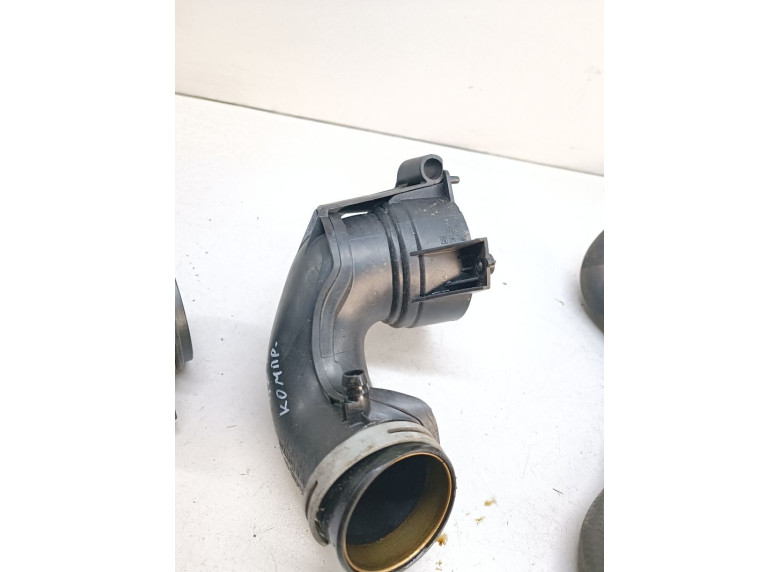 Патрубок воздушного фильтра к Mercedes C W203, 2006г.