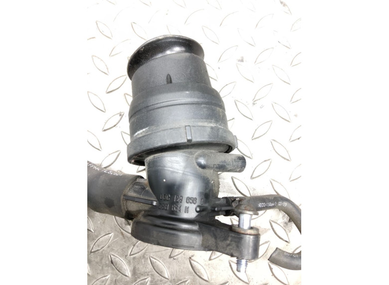 Патрубок интеркулера к Skoda Octavia