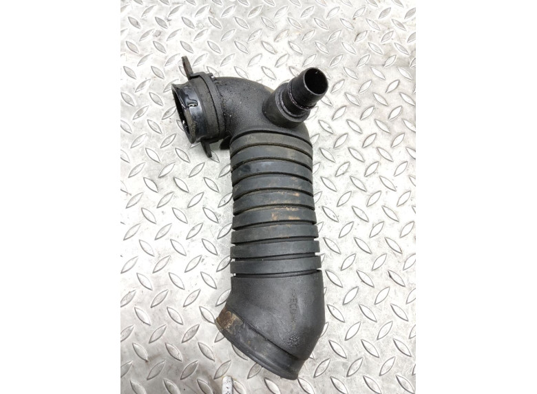 Патрубок турбины к Volkswagen Passat, 2001г.