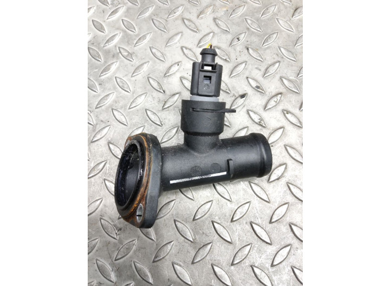 Корпус термостата к Volkswagen Passat, 2006г.