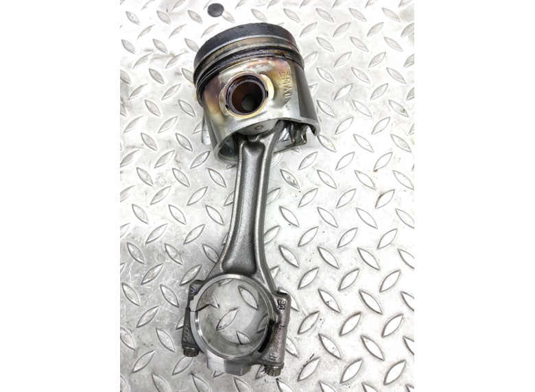 Поршень к Volkswagen Passat, 2006г.